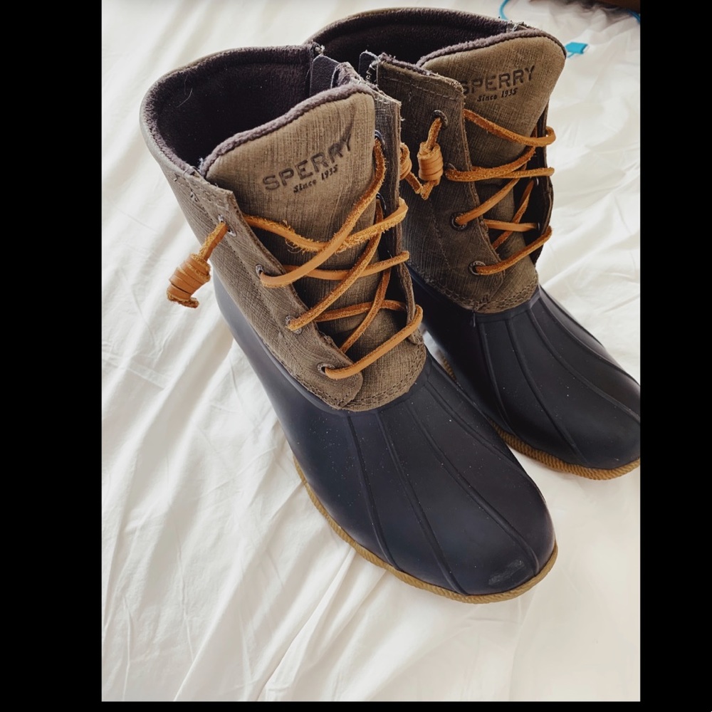 Sperry “Duck boots”🖤